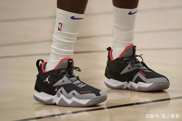 俱乐部杯-黄明依17分广东负江苏 四川胜吉林