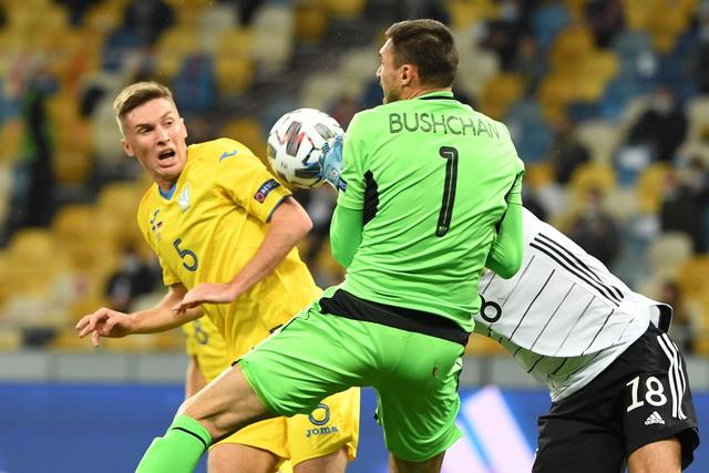 吉迪23+15+10公牛险胜雄鹿 雷霆灭黄蜂10连胜