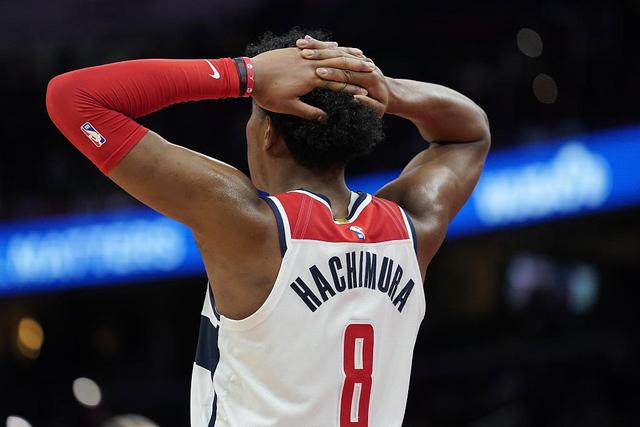 奇才逆转黄蜂终结16连败 鹈鹕力克76人3连胜